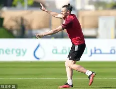 曼联10险胜富勒姆